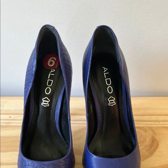 Aldo |Blue Textured Heels Elegant Stiletto Design sz 6 - Picture 2 of 9